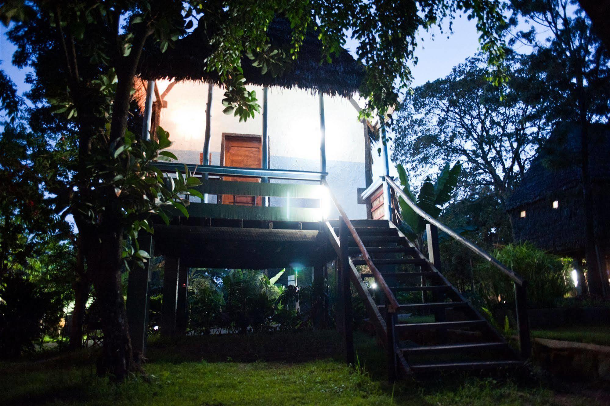 L Oasis Lodge And Restaurant Arusha Exterior photo